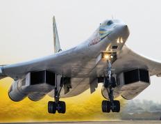 开云下载-欧冠半决赛焦点战，里昂提前终结悬念皇马