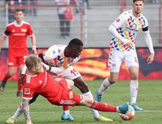 开云平台-美因茨客场拿下三分，喜获胜利