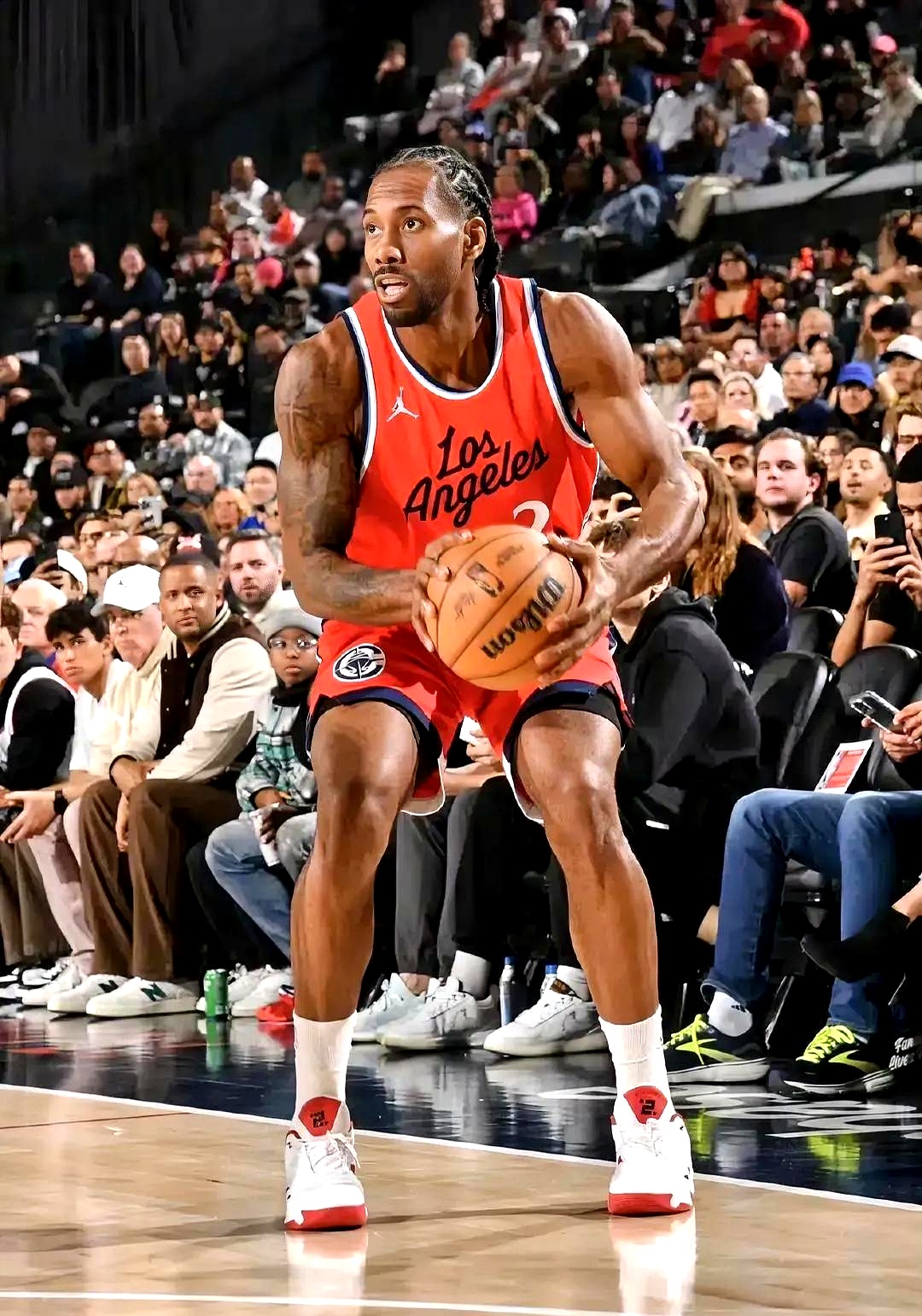 开云下载-关于快船主场战胜独行侠,莱昂纳德全能发挥展现超强实力的信息