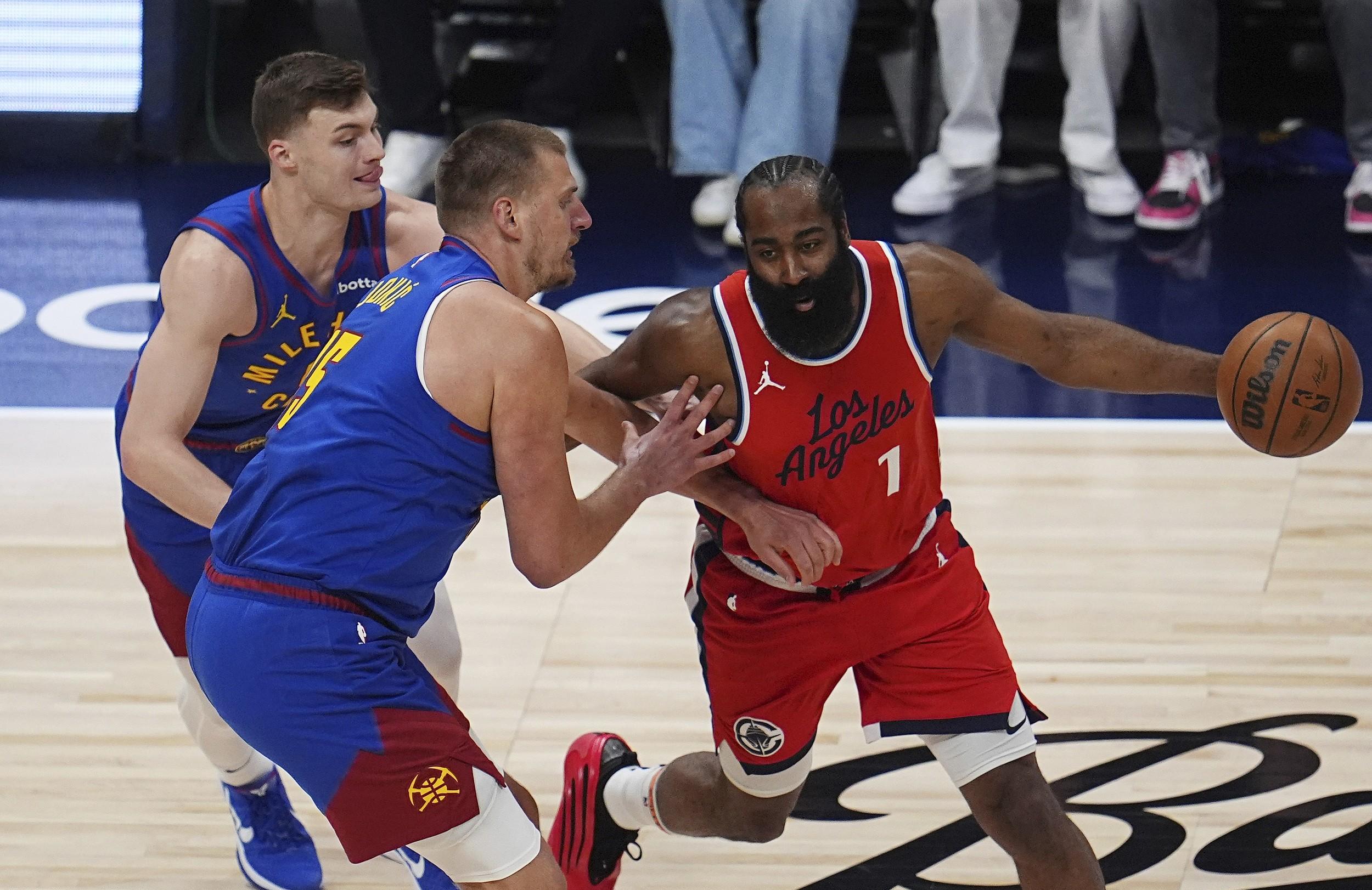 开云体育登录-雄鹿大胜76人,东部半决赛形势更加扑朔迷离