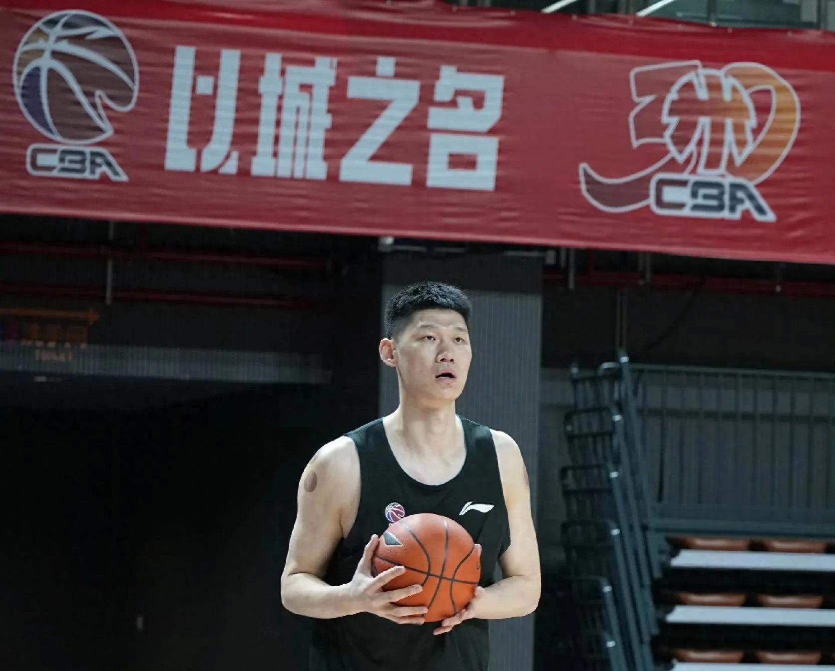 开云体育下载-广州队轻取山西队,麦科勒姆状态火热