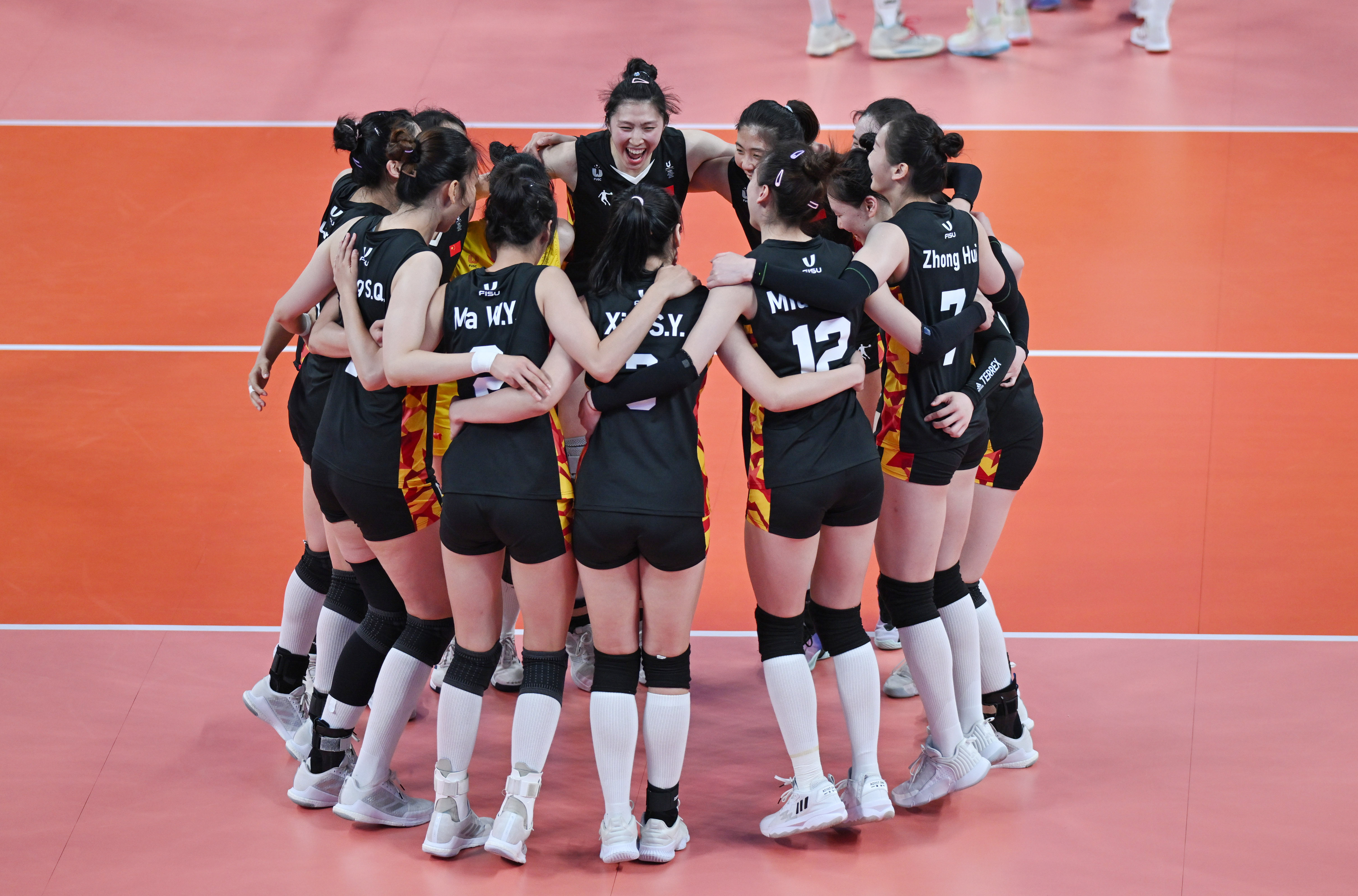 开云体育登录-韩国队横扫波兰队，奥恰洛夫统治全场