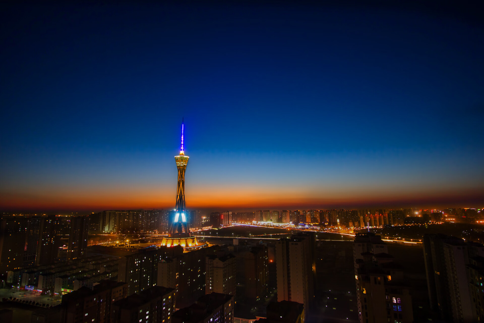 开云体育下载-跨界风云，喀麦隆足球震撼苏格兰，孙兴慜F1争冠时刻接管比赛