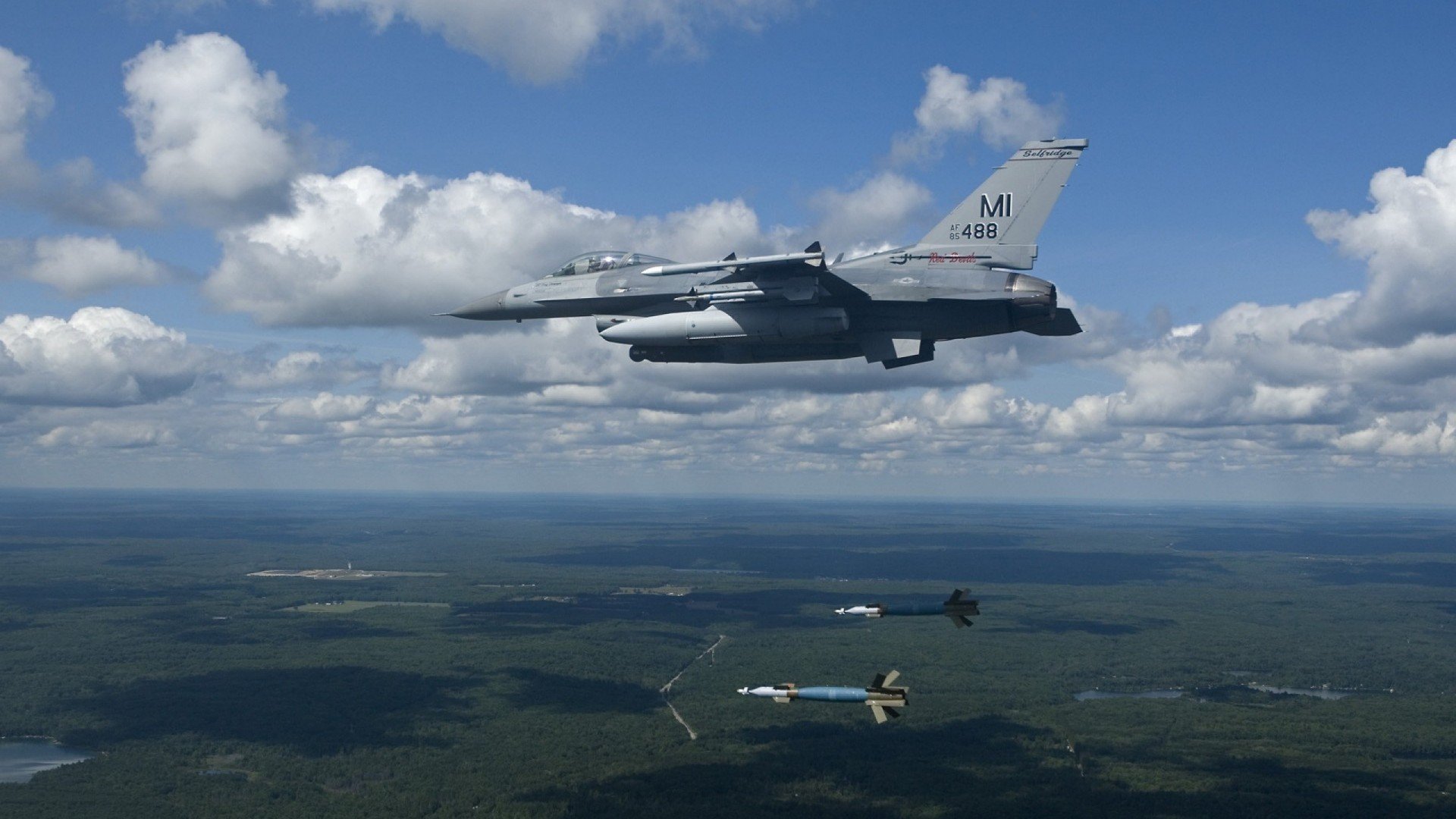 开云体育在线-莱万点射破僵,勒沃库森下半场发力轻取加纳