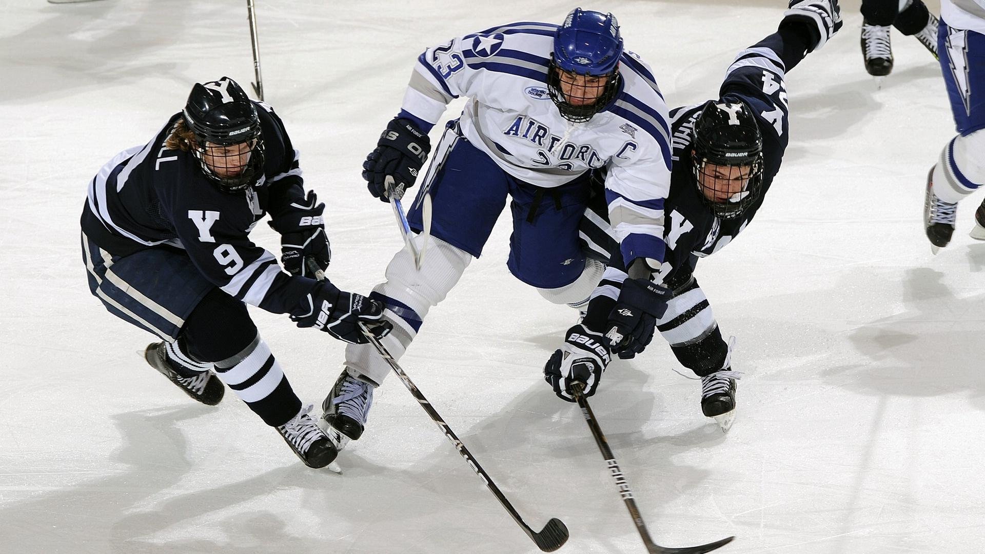 开云体育入口-东亚铁骑风雪夜碾过王子公园，阿拉巴绝杀改写欧冠格局